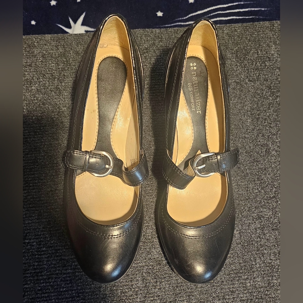 Naturalizer comfort #5 Leather Wedge Pumps, Like New